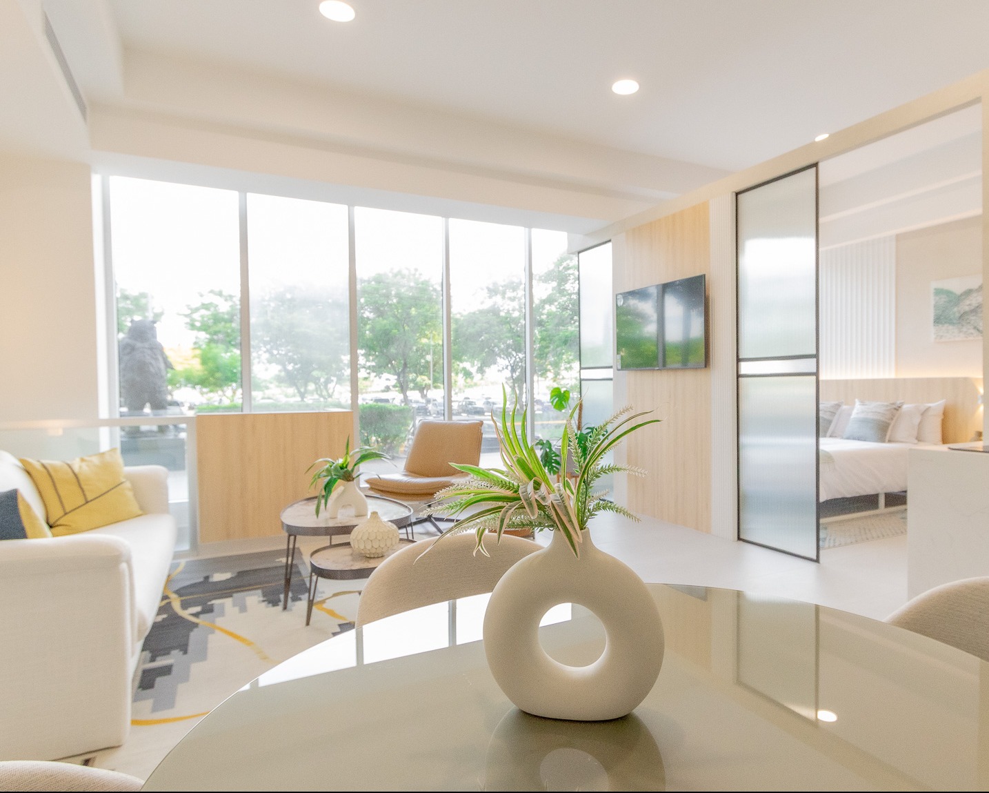 238,000 furnished luxury 2 bedroom apartments in Panama City, direct financing available, Airbnb friendly in Calle Uruguay near Avenida Balboa and Bella Vista